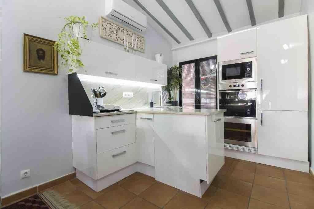 Preciosa Casa En Vilajoyosa Con Vistas Al Mar En Las Casas Colgantes Del Casco Antiguo Villajoyosa  Exterior foto